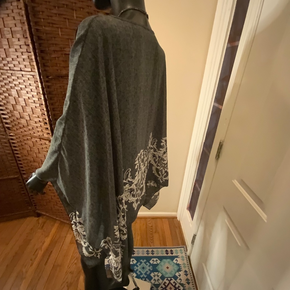 Women Poncho Scarf - Picture 3 of 6